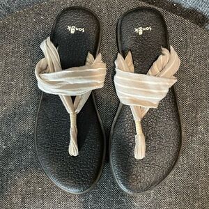 Sanuk Black and Tan Women's Sandals